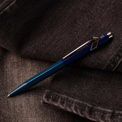 Ручка Caran d'Ache 849 PAUL SMITH Racing Green & Navy Blue Special Edition купити за ціною 2930 грн на сайті - THEWATCH