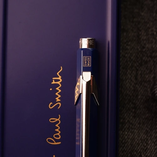 Ручка Caran d'Ache 849 PAUL SMITH Racing Green & Navy Blue Special Edition купити за ціною 2930 грн на сайті - THEWATCH