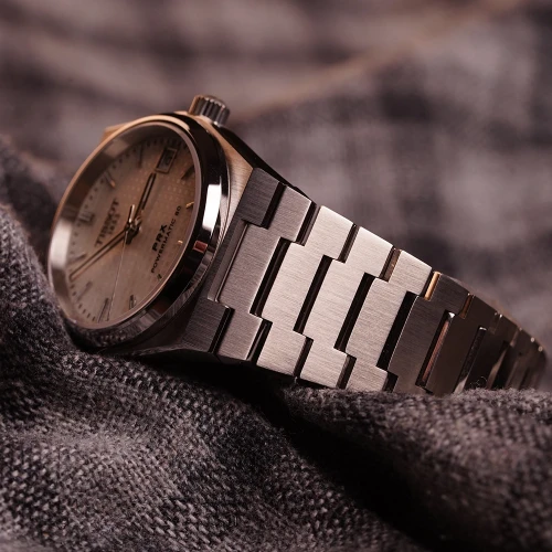 Жіночий годинник TISSOT PRX POWERMATIC 80 35MM T137.207.11.111.00 купити за ціною 40350 грн на сайті - THEWATCH