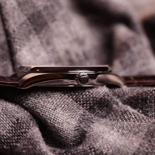 Чоловічий годинник TISSOT PR 100 40MM T150.410.16.031.00 купити за ціною 14980 грн на сайті - THEWATCH