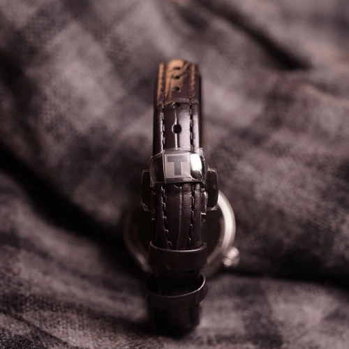 Жіночий годинник TISSOT DESIR T152.010.16.038.00 купити за ціною 15890 грн на сайті - THEWATCH