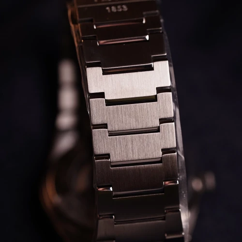 Чоловічий годинник TISSOT PRX POWERMATIC 80 40MM T137.407.11.351.01 купити за ціною 38510 грн на сайті - THEWATCH
