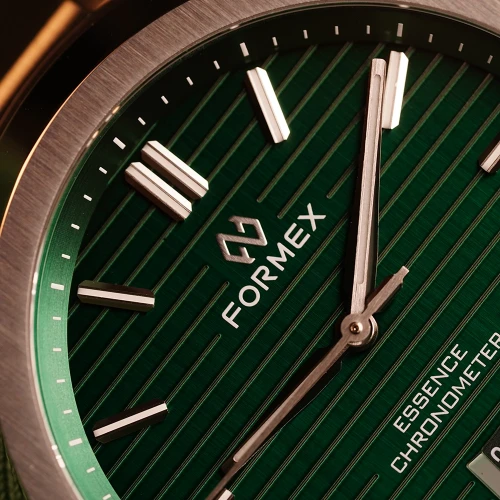 Чоловічий годинник FORMEX ESSENCE AUTOMATIC COSC "GREEN" 43MM 0330.1.6300.100 купити за ціною 85900 грн на сайті - THEWATCH