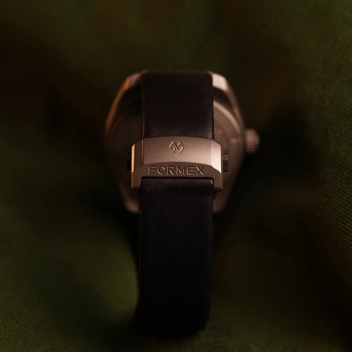 Чоловічий годинник FORMEX FIELD AUTOMATIC "MAHOGONY RED" 40MM 0660.1.6573.711 купити за ціною 52300 грн на сайті - THEWATCH