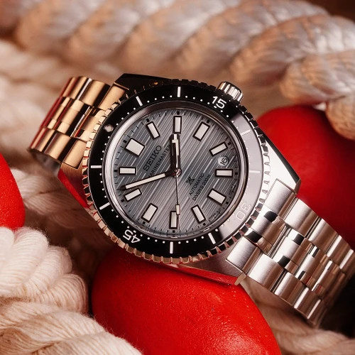 Чоловічий годинник SEIKO PROSPEX MARINEMASTER 1965 DIVER'S MODERN RE-INTERPRETATION SJE117J1 купити за ціною 171700 грн на сайті - THEWATCH